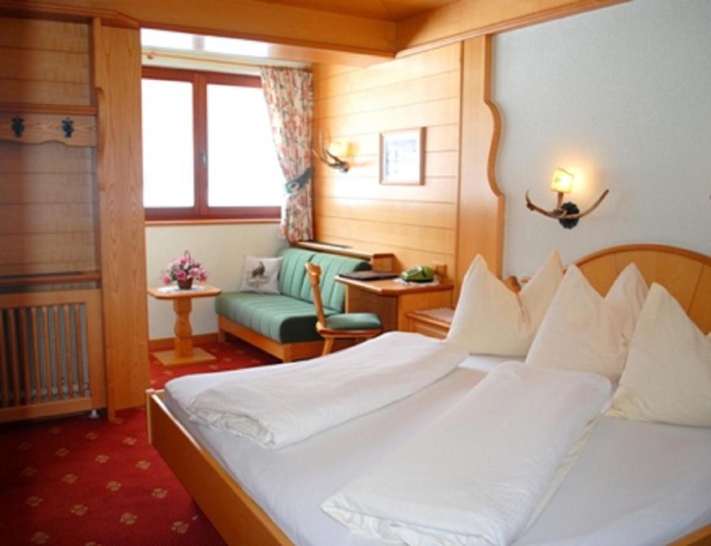 Hotel Jagdhof Ramsau am Dachstein Room photo